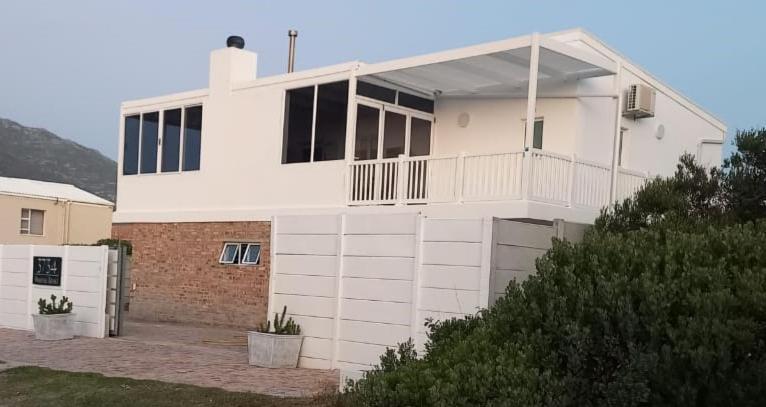 Nivenia Beach House Bettyʼs Bay Exteriör bild