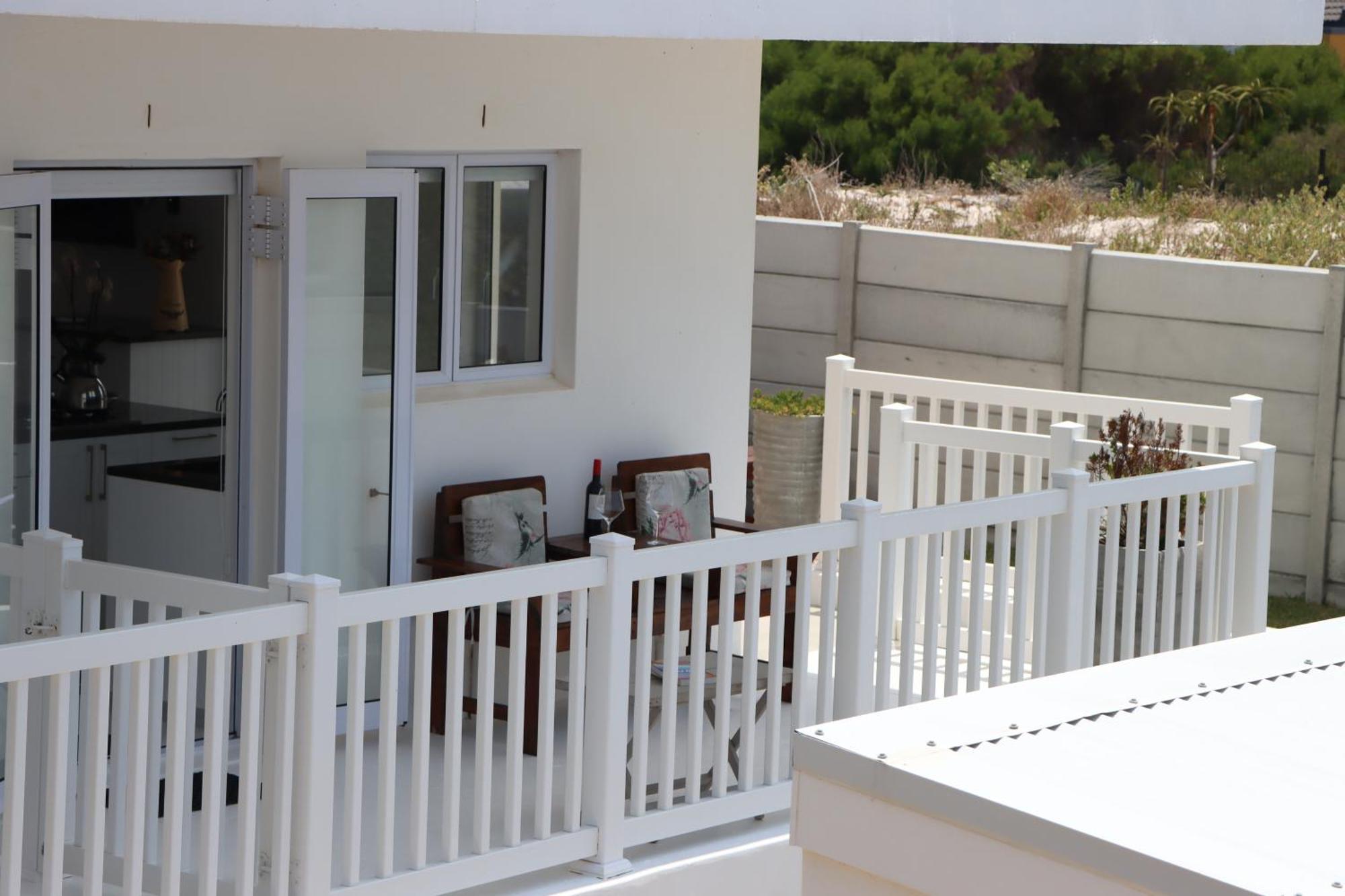 Nivenia Beach House Bettyʼs Bay Exteriör bild