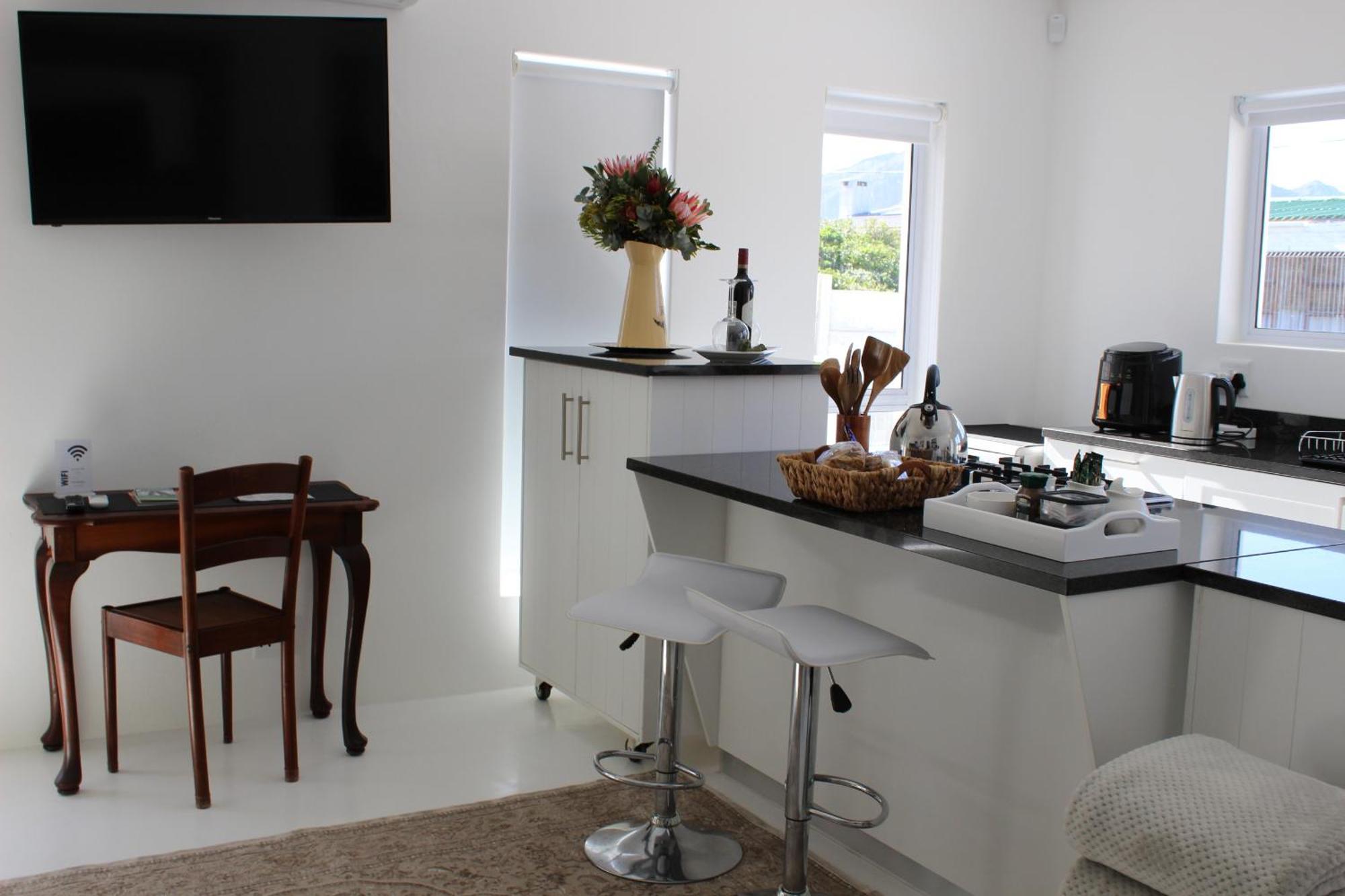 Nivenia Beach House Bettyʼs Bay Exteriör bild