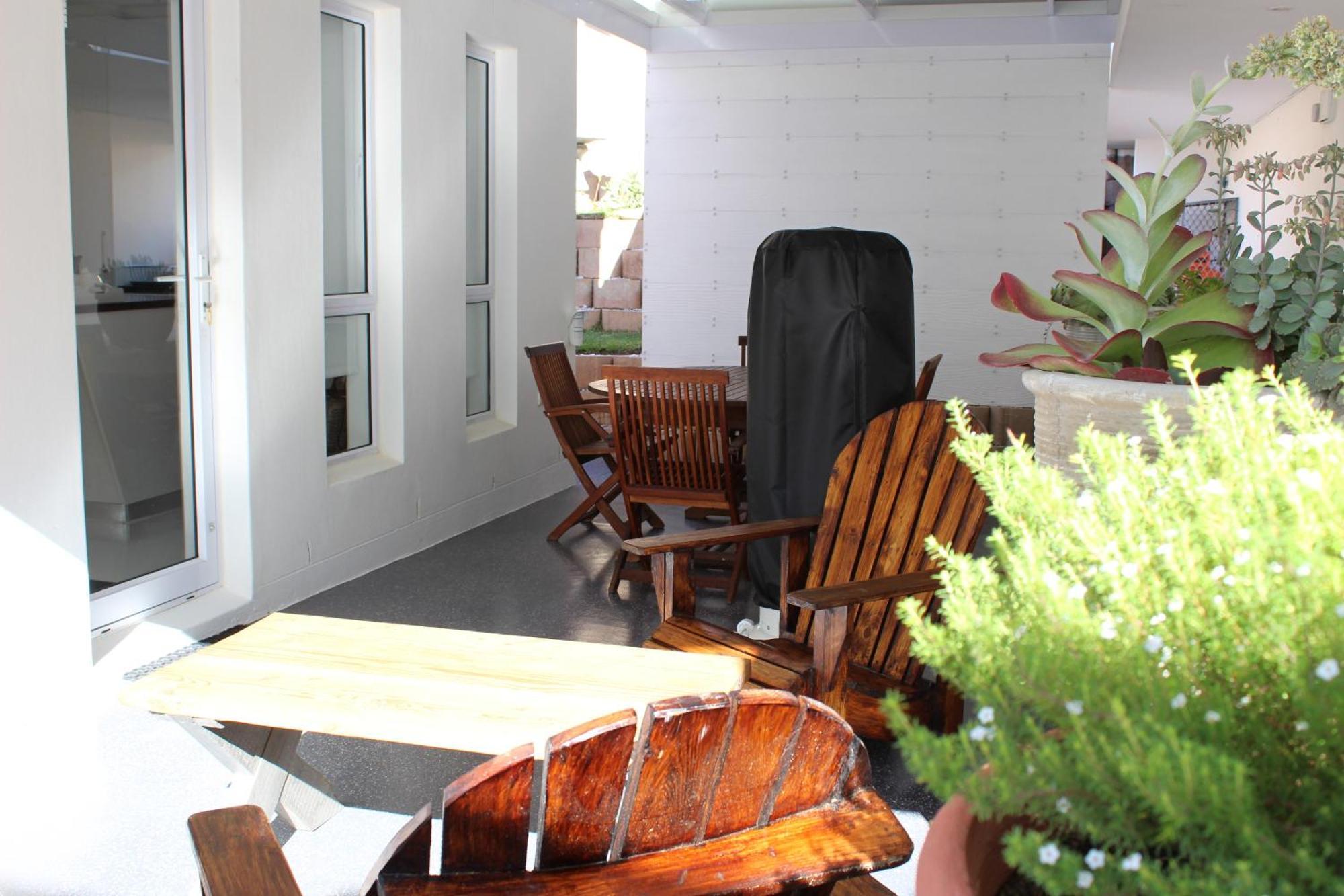 Nivenia Beach House Bettyʼs Bay Exteriör bild